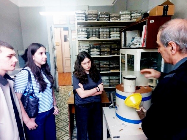 Visit to the Institute